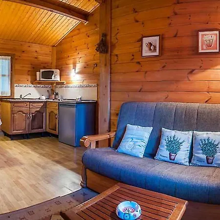 مكان تخييم Playa De Vega *